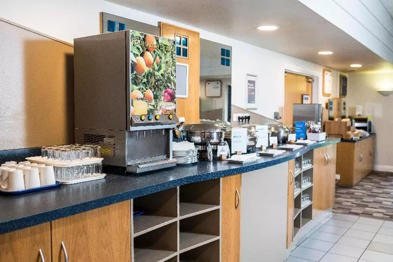 Отель Holiday Inn Express Stafford, An Ihg