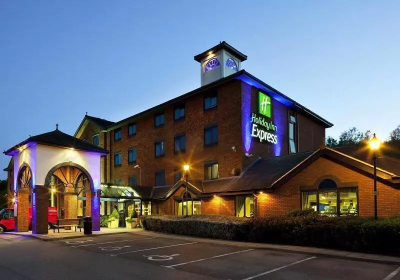 Отель Holiday Inn Express Stafford, An Ihg