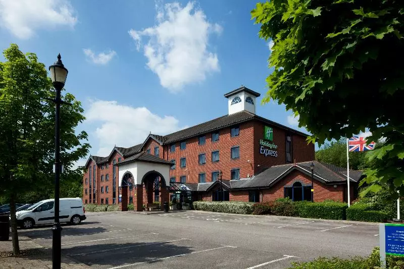Отель Holiday Inn Express Stafford, An Ihg