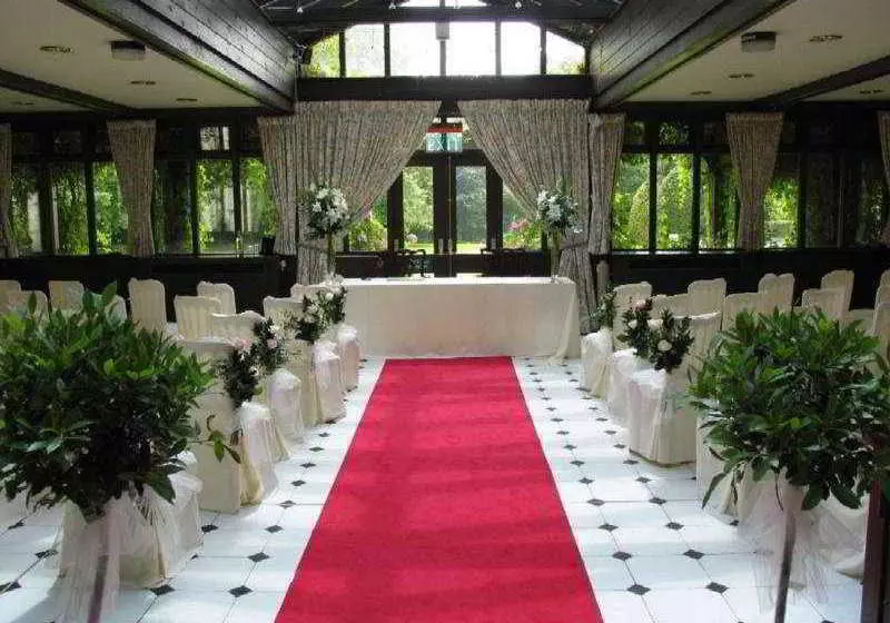 Отель Lyndhurst Park