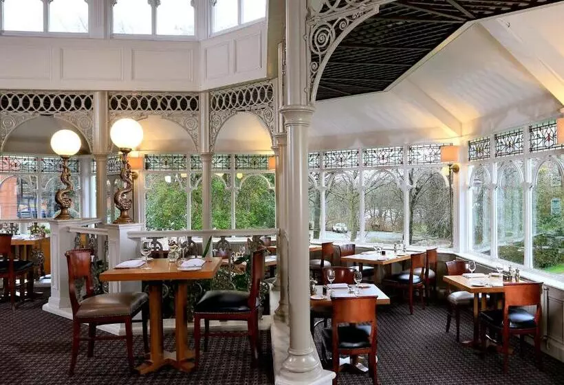 Отель Macdonald Kilhey Court