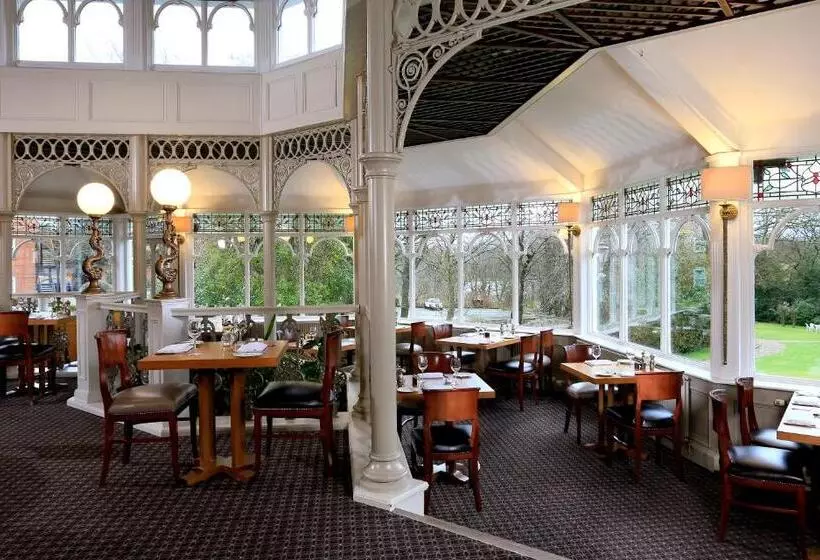 Отель Macdonald Kilhey Court