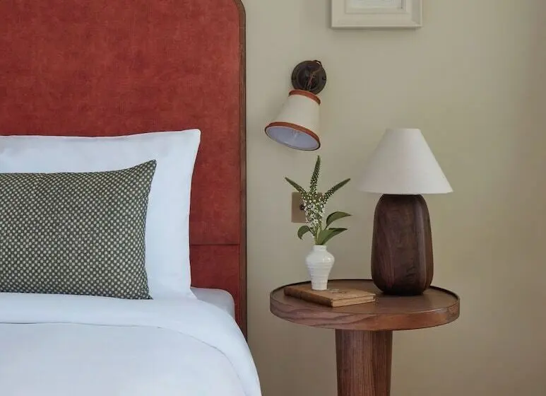 هتل Miiro Templeton Garden