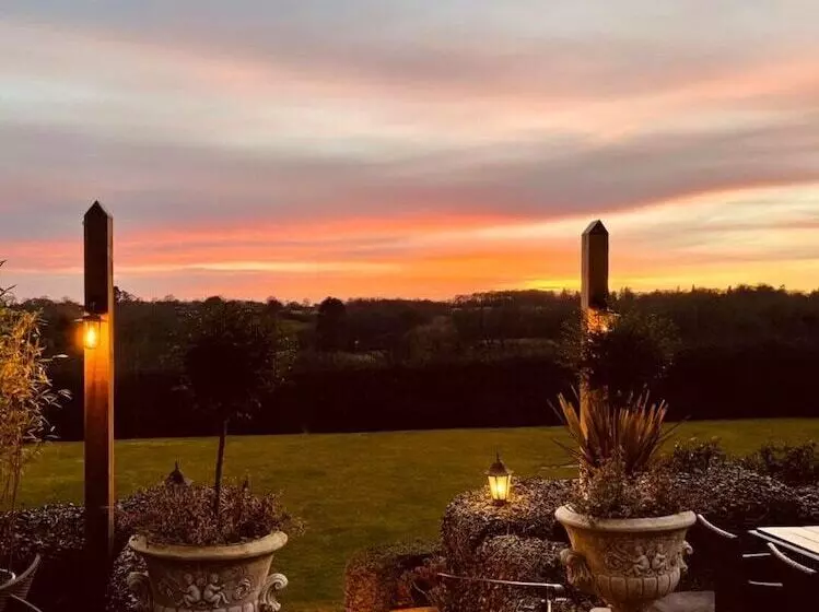 호텔 Nuthurst Grange Country House