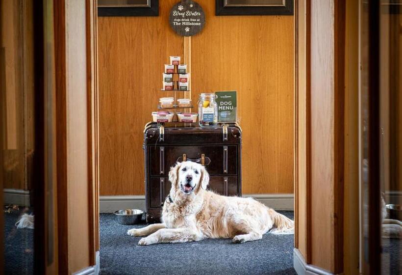 Отель The Millstone, Mellor