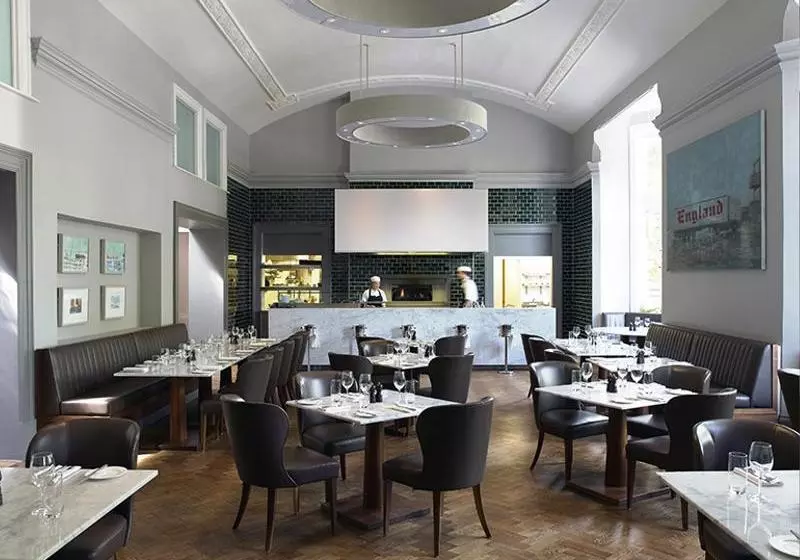 בית מלון כפרי The Montpellier Chapter