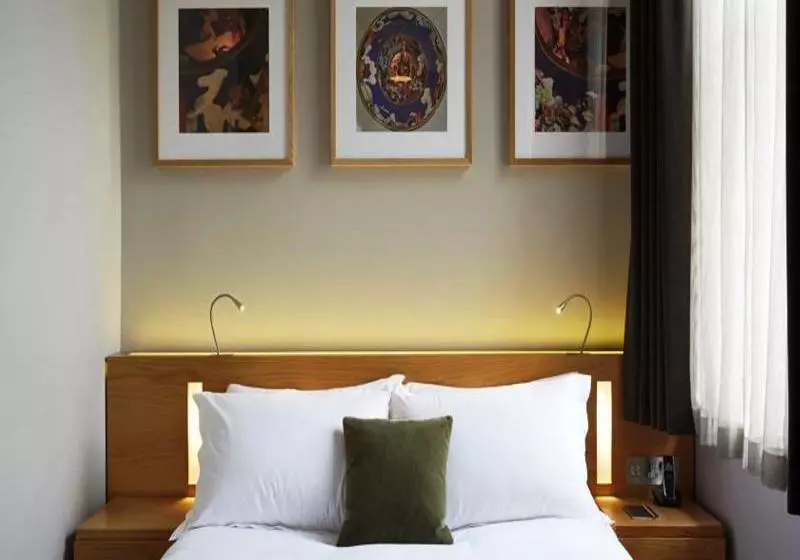 בית מלון כפרי The Montpellier Chapter