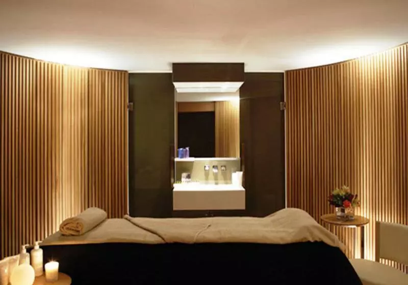 בית מלון כפרי The Montpellier Chapter