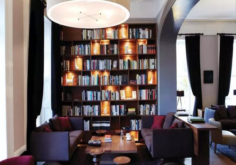 בית מלון כפרי The Montpellier Chapter