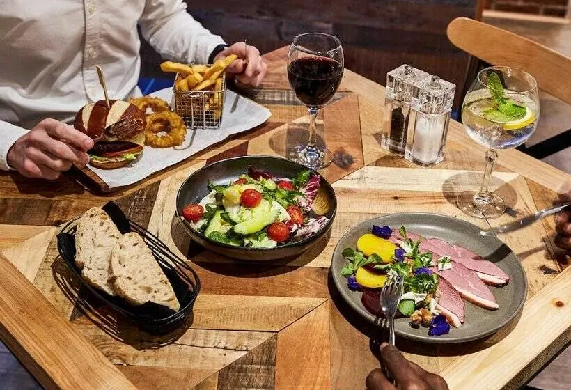 Novotel Wolverhampton City Centre