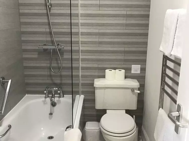 Rooms At The Highcliffe