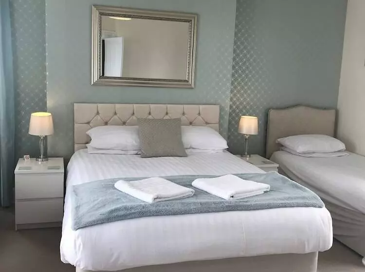 Rooms At The Highcliffe