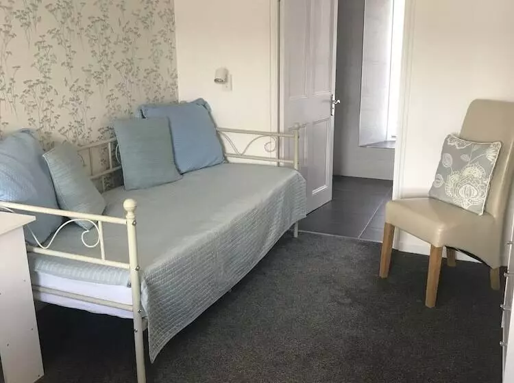 Rooms At The Highcliffe