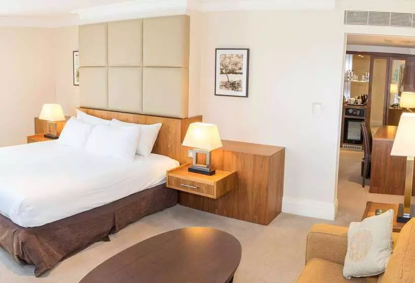 Hotelli Best Western Plus Moat House Reading