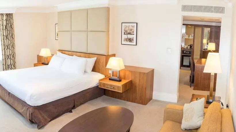 Hotelli Best Western Plus Moat House Reading