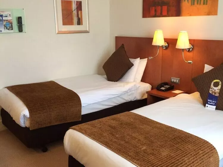 Hotelli Best Western Plus Moat House Reading