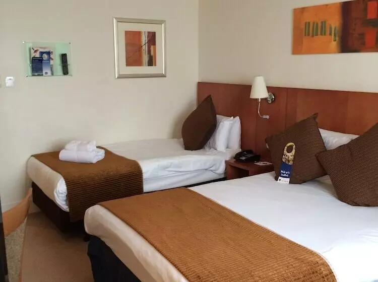 Hotelli Best Western Plus Moat House Reading