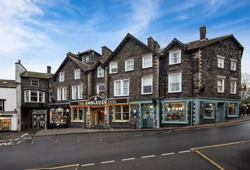 בית מלון כפרי The Ambleside Inn   The Inn Collection Group