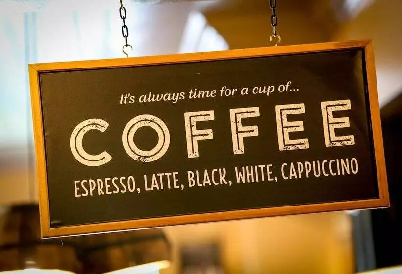 בית מלון כפרי The Ambleside Inn   The Inn Collection Group