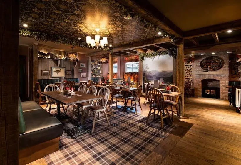 בית מלון כפרי The Ambleside Inn   The Inn Collection Group