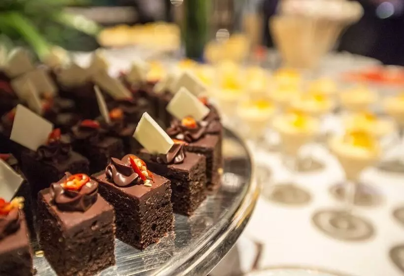 هتل The Great Duke Phnom Penh