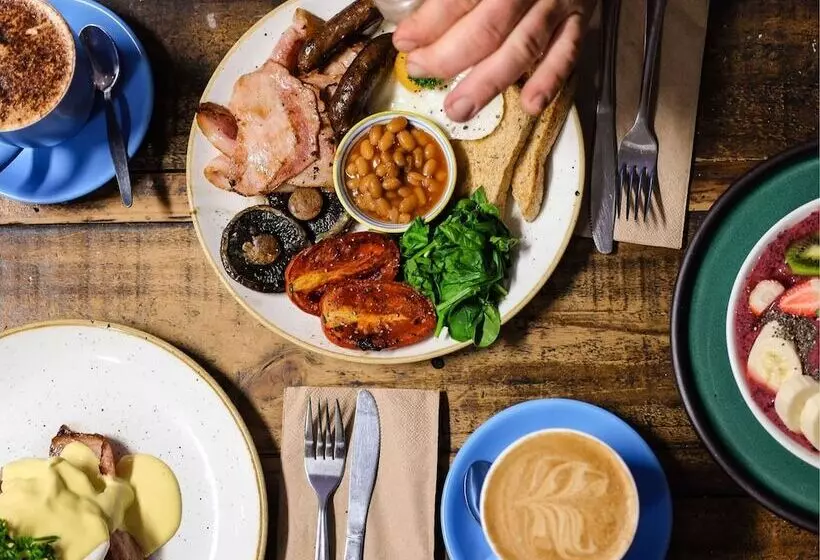 Отель The Ship Inn