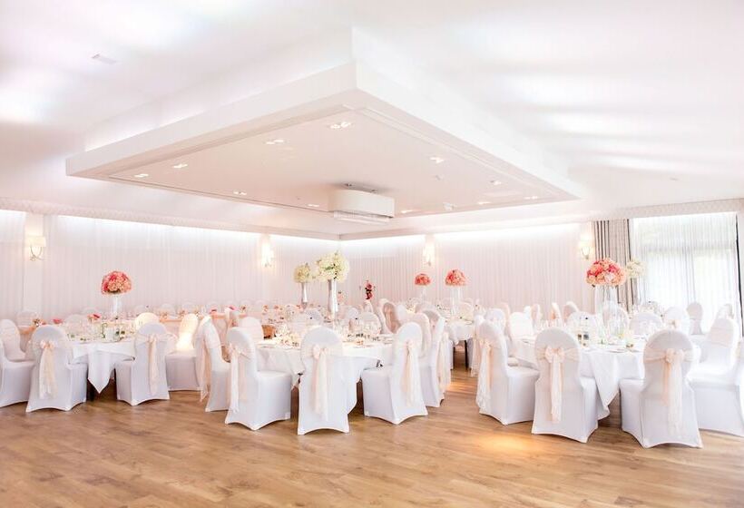 فندق The Wood Norton