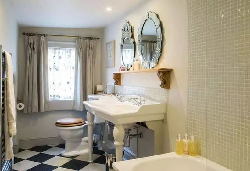 فندق Woolley Grange   A Luxury Family