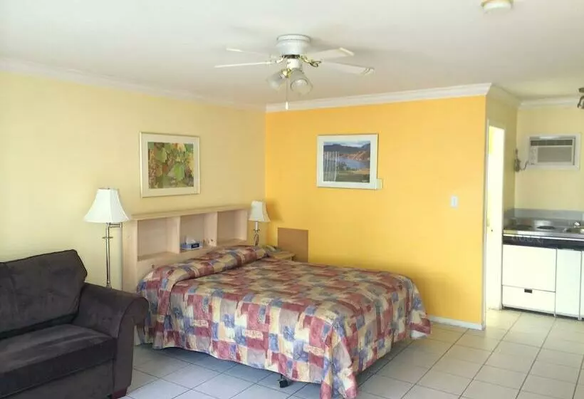 Golden Sands Resort Motel