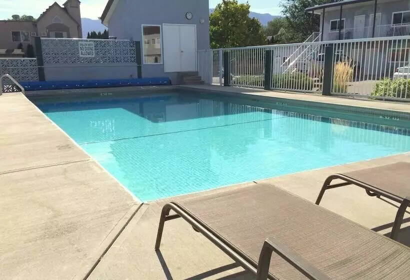 Golden Sands Resort Motel