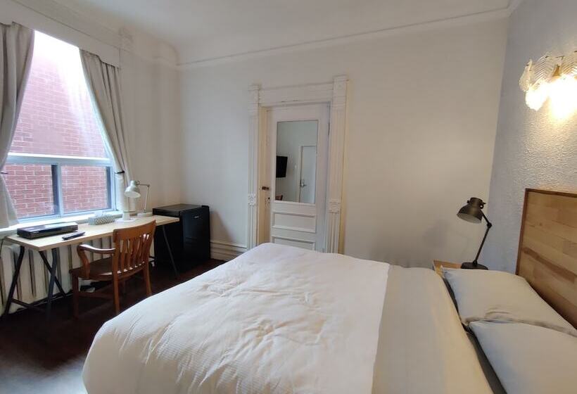 هتل Ambrose House & Cafe Self Check In Guesthouse