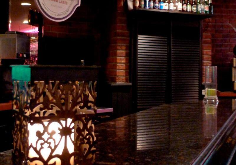 هتل Armon Plaza Montreal Airpt, Trademark Collection By Wyndham