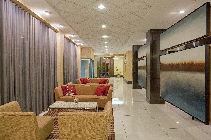 هتل Armon Plaza Montreal Airpt, Trademark Collection By Wyndham