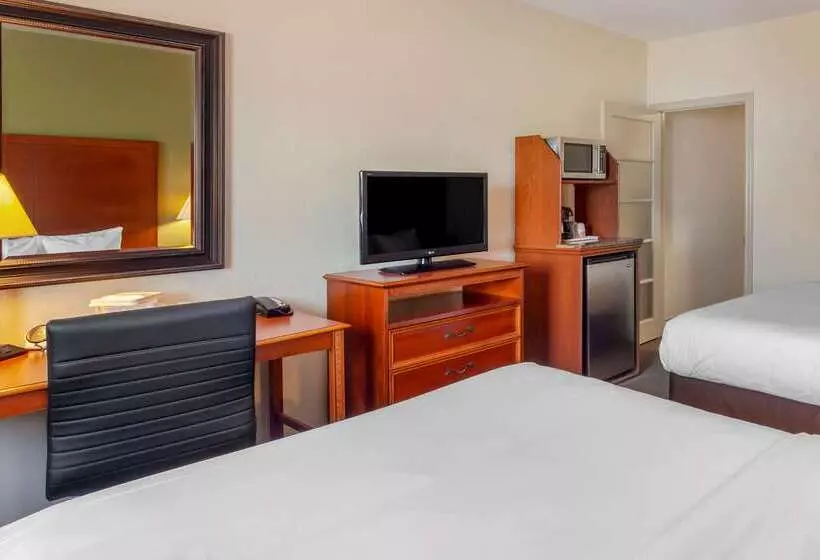 호텔 Comfort Inn & Suites Thousand Islands Harbour District