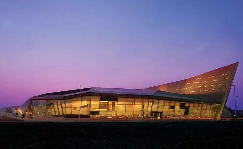 בית מלון כפרי Courtyard By Marriott Ottawa Downtown