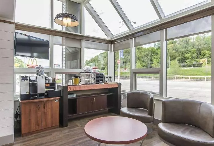 호텔 Econo Lodge La Malbaie