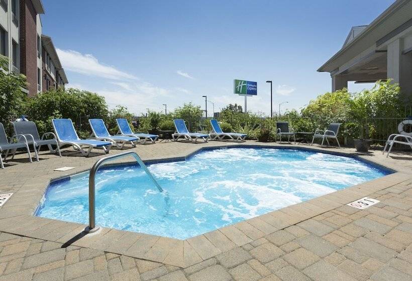 هتل Holiday Inn Express Quebec City Sainte Foy, An Ihg