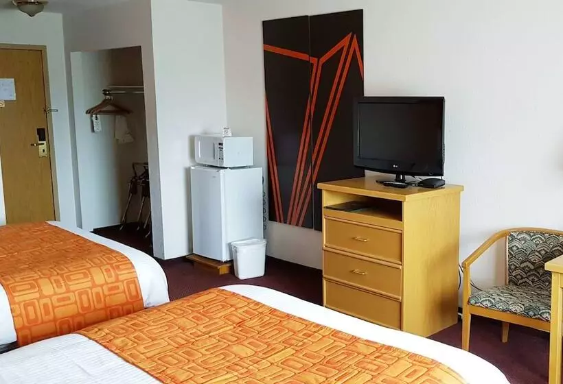 בית מלון כפרי Howard Johnson By Wyndham Fort St. John