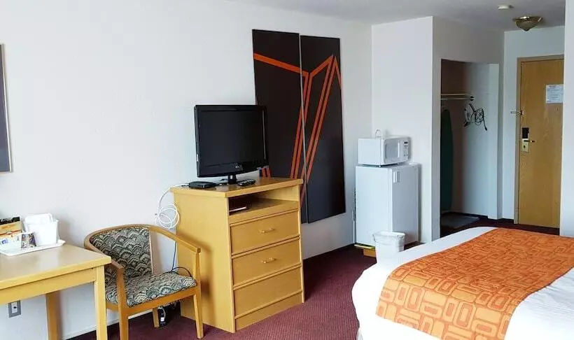 בית מלון כפרי Howard Johnson By Wyndham Fort St. John