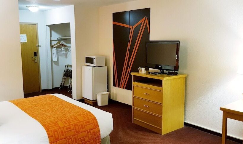 Hotel Howard Johnson By Wyndham Fort St. John