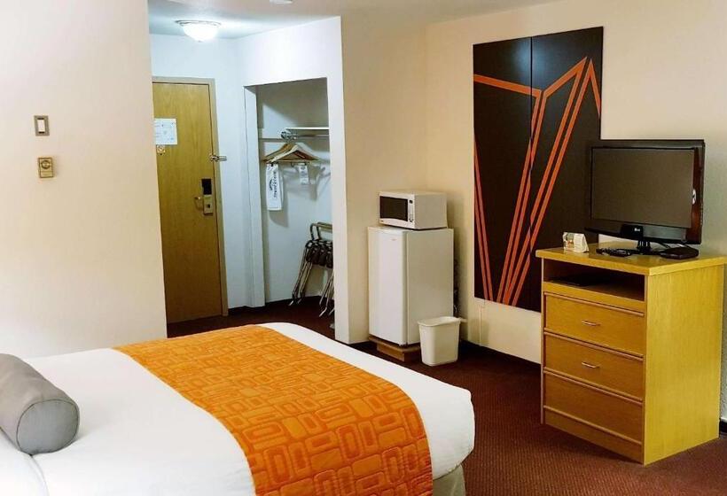 Hotel Howard Johnson By Wyndham Fort St. John