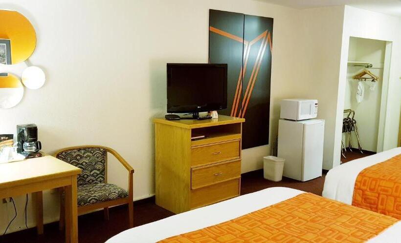 Hotel Howard Johnson By Wyndham Fort St. John