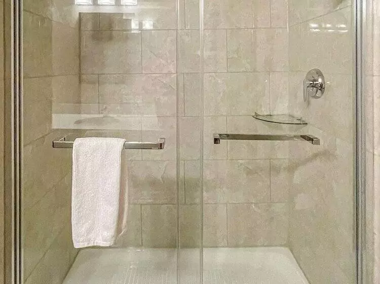 Prestige Oceanview Hotel Prince Rupert