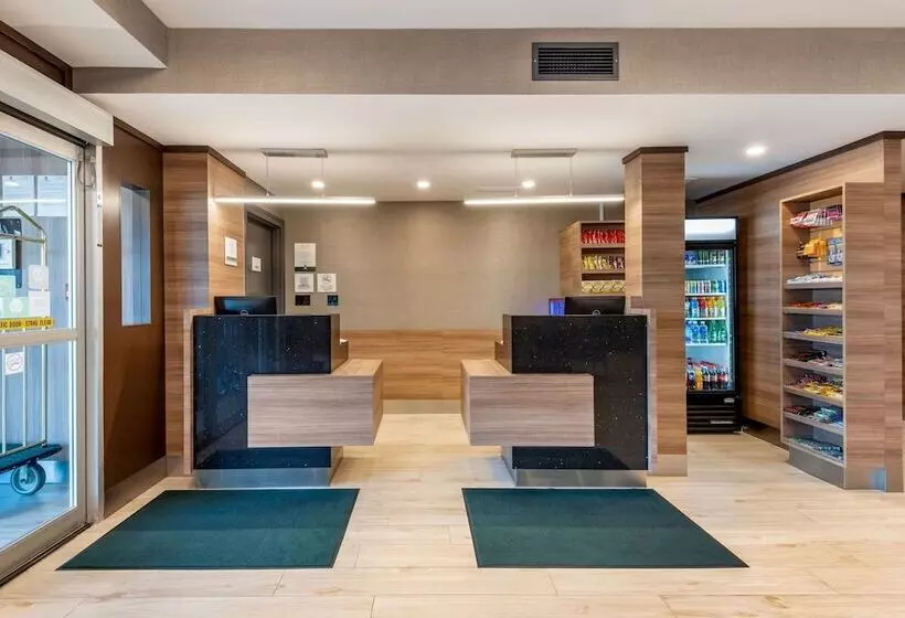 Отель Quality Inn & Suites