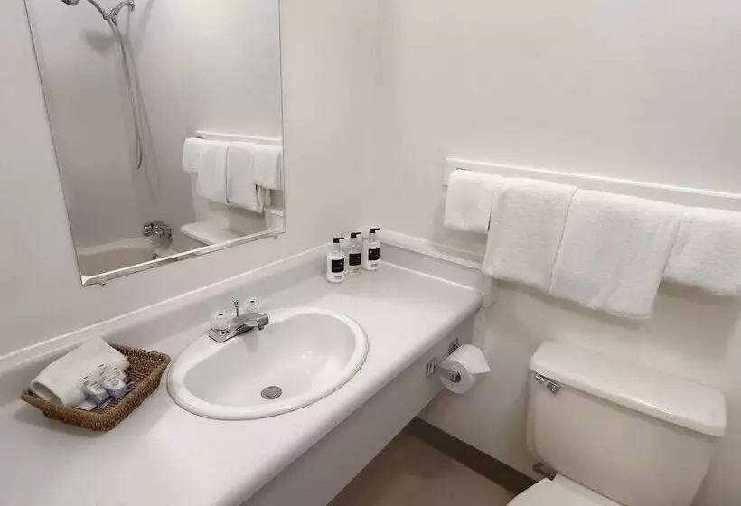 فندق The Downtown, A Coast