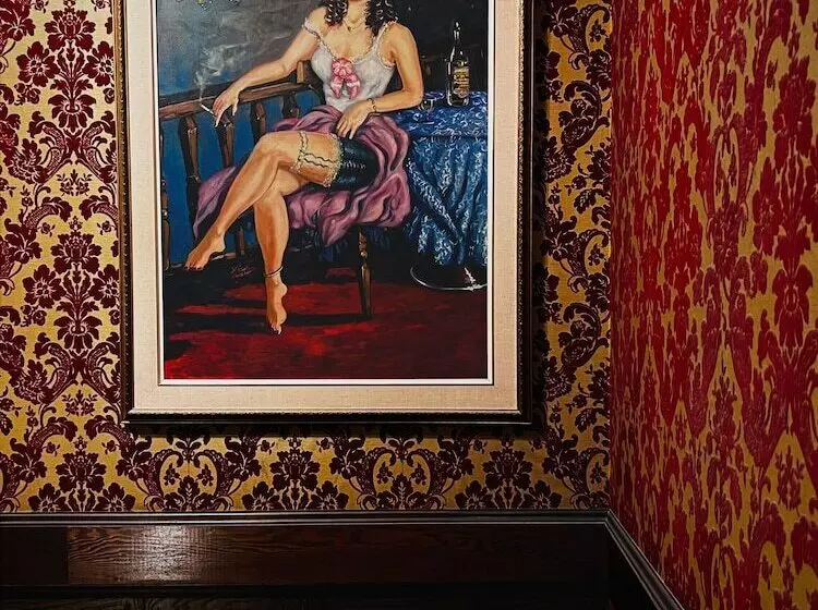 فندق The Downtown, A Coast