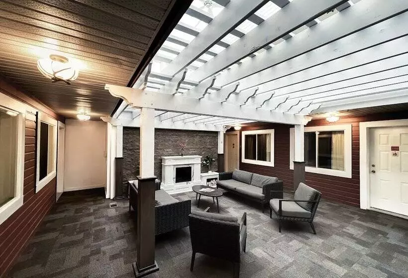 فندق The Downtown, A Coast