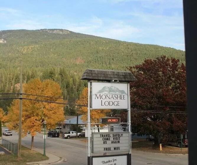 Мотель Monashee Lodge
