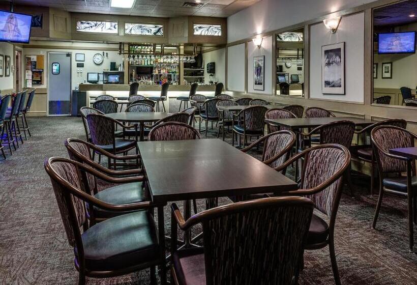 Heritage Inn Hotel & Convention Centre   Pincher Creek