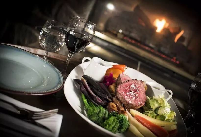 Coast Canmore Hotel & Conference Centre